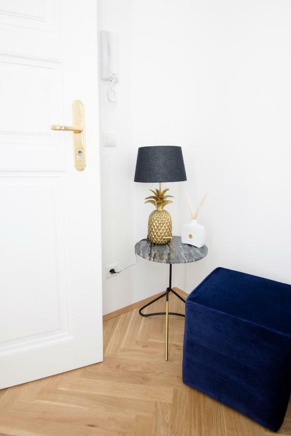 Studio Apartments Opera - Mai'S Apartments Wien Eksteriør bilde