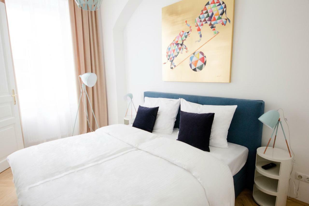 Studio Apartments Opera - Mai'S Apartments Wien Eksteriør bilde