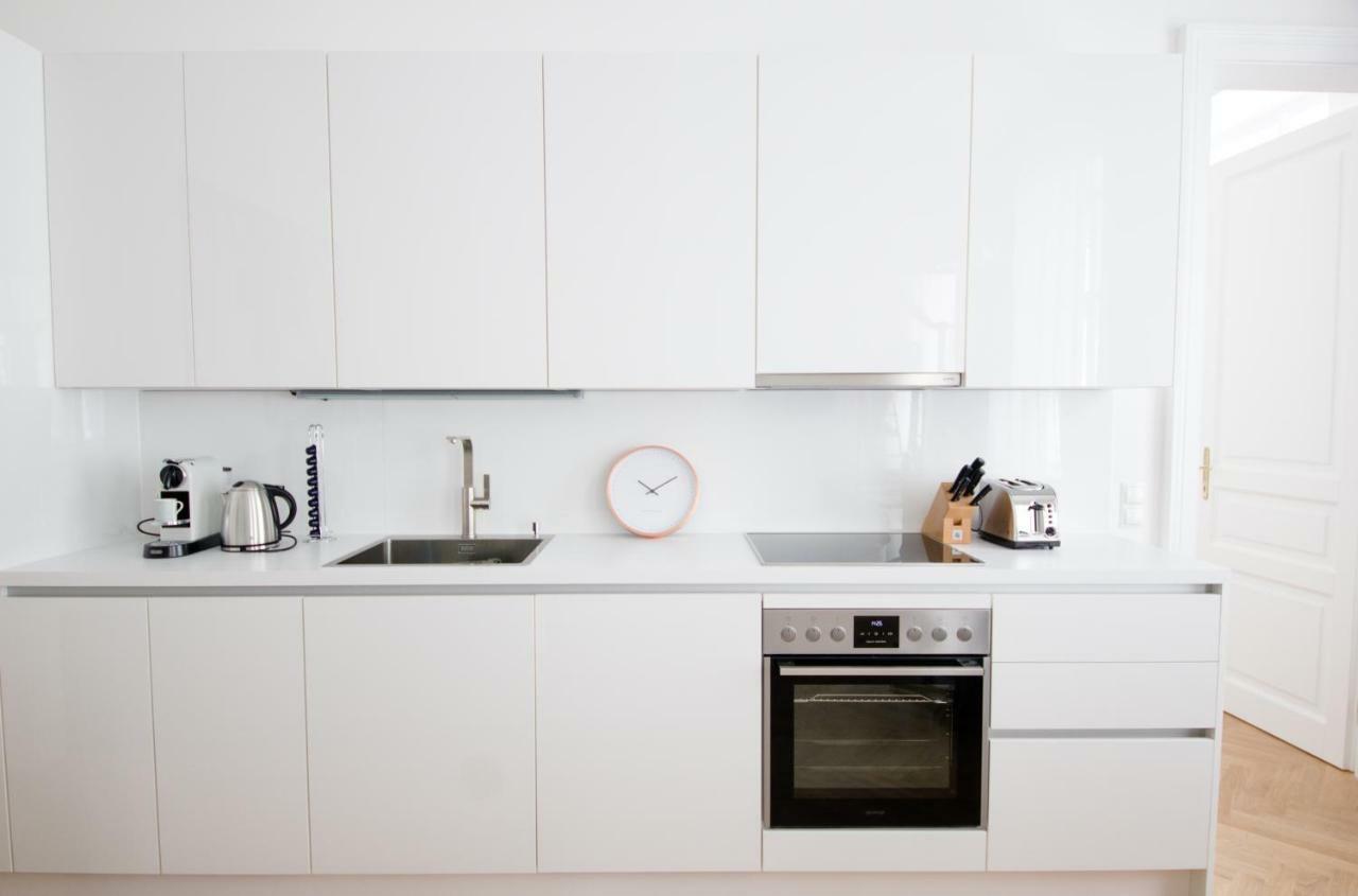 Studio Apartments Opera - Mai'S Apartments Wien Eksteriør bilde