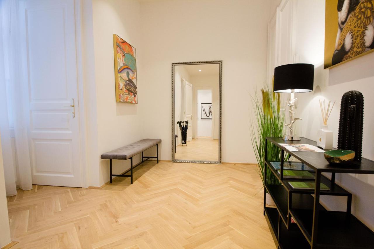 Studio Apartments Opera - Mai'S Apartments Wien Eksteriør bilde